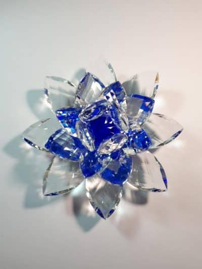 Krištálový brúsený lotosový kvet modrý 15 cm