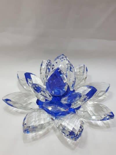 Krištálový brúsený lotosový kvet modrý 30 cm 2,5 kg