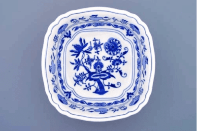 Cibulák – Misa šalátová 4-hranná 21 cm – originálny cibuľový porcelán 1. akosť