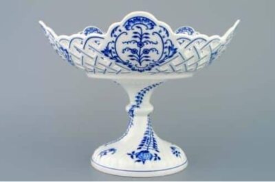 Cibulák – Misa 5-hranná 28 cm na ozdobnej nohe – originálny cibuľový porcelán 1. akosť