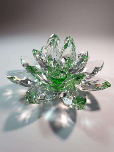 Krištáľový lotosový kvet zelený 15 cm - Image 2