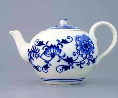 Cibulák – Kanvica čajová so sitkom 0,35 l – originál cibuľový porcelán 1. akosť